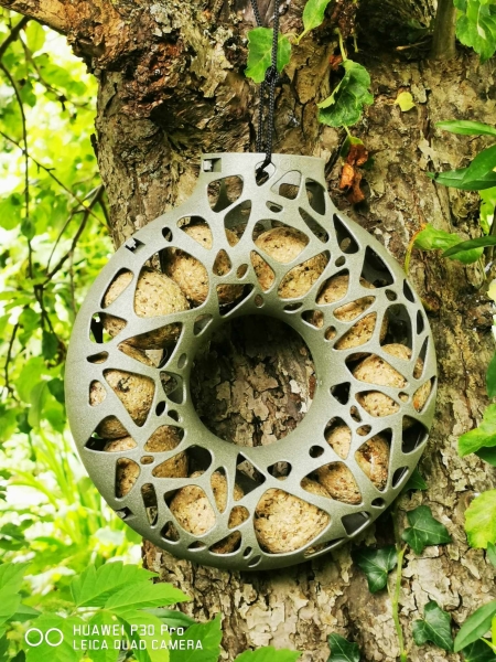 1Stk Hallo Yara Meisenknödel Ring Recycelt ist gut für unsere Welt und sorgt für viele glückliche Vögel.
